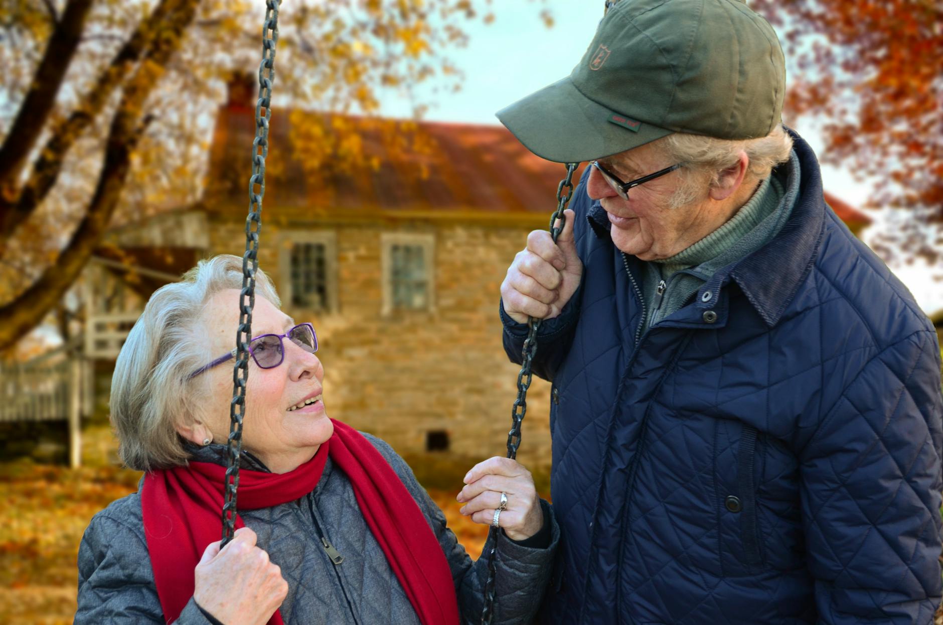 Read more about the article Navigating the Golden Years Together: A Guide for Senior Couples